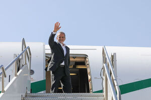 Pezeshkian departs for Egypt to attend D8 meeting

