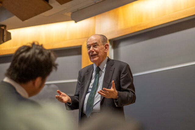 Mearsheimer: Trump is "Boxed In" / War with Iran Has No "Happy Ending" for the U.S.
