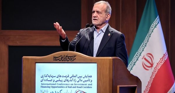 Pezeshkian Rejects Foreign Interference, Urges Peaceful Settlement of Regional Issues
