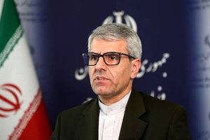 US Must Recognize Iran's Enrichment Rights and Unfreeze Blocked Assets