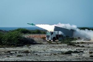 Iranian Navy Targets US Destroyer’s Command Center
